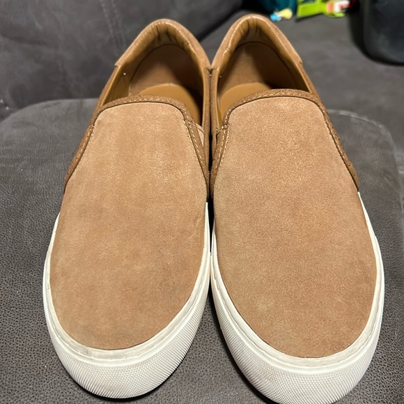 UGG Shoes - UGG Loafer Women Size 8 Tan Suede Slip-on Shoes